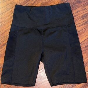 Women's Black High-Waisted Shorts w pockets